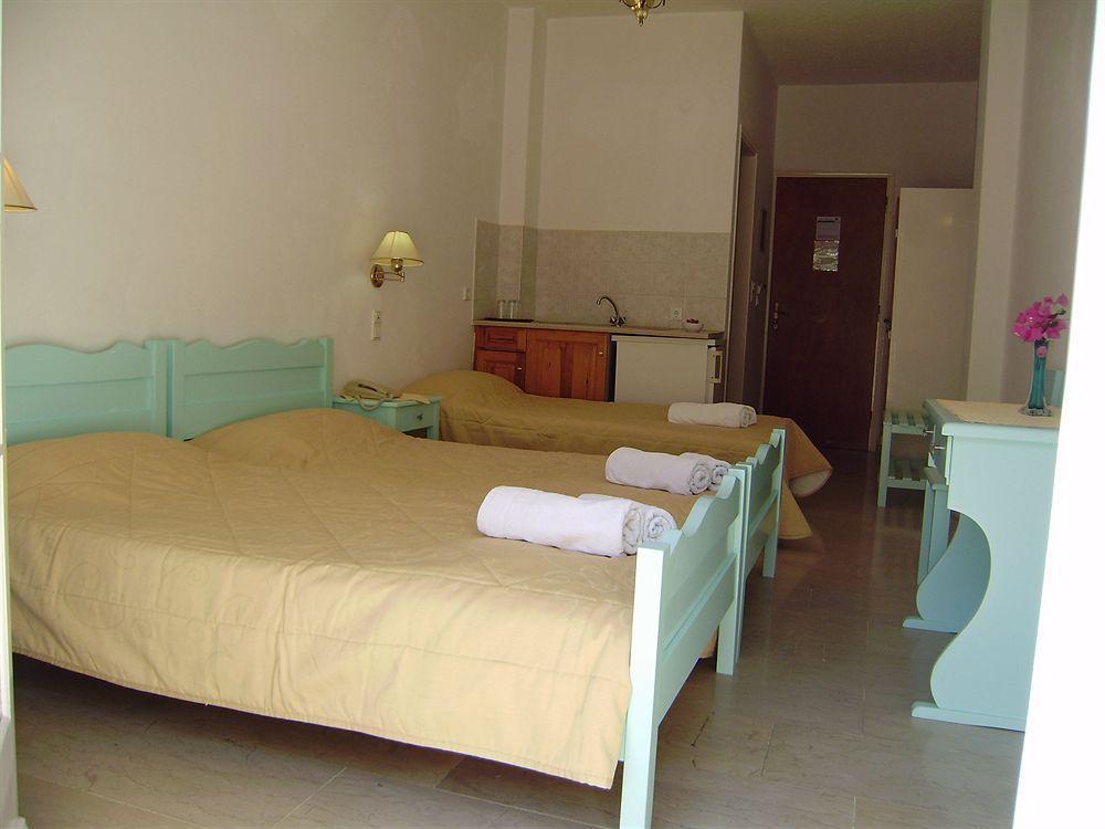 Kymata Hotel Kamári Екстериор снимка