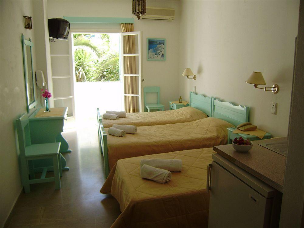 Kymata Hotel Kamári Екстериор снимка
