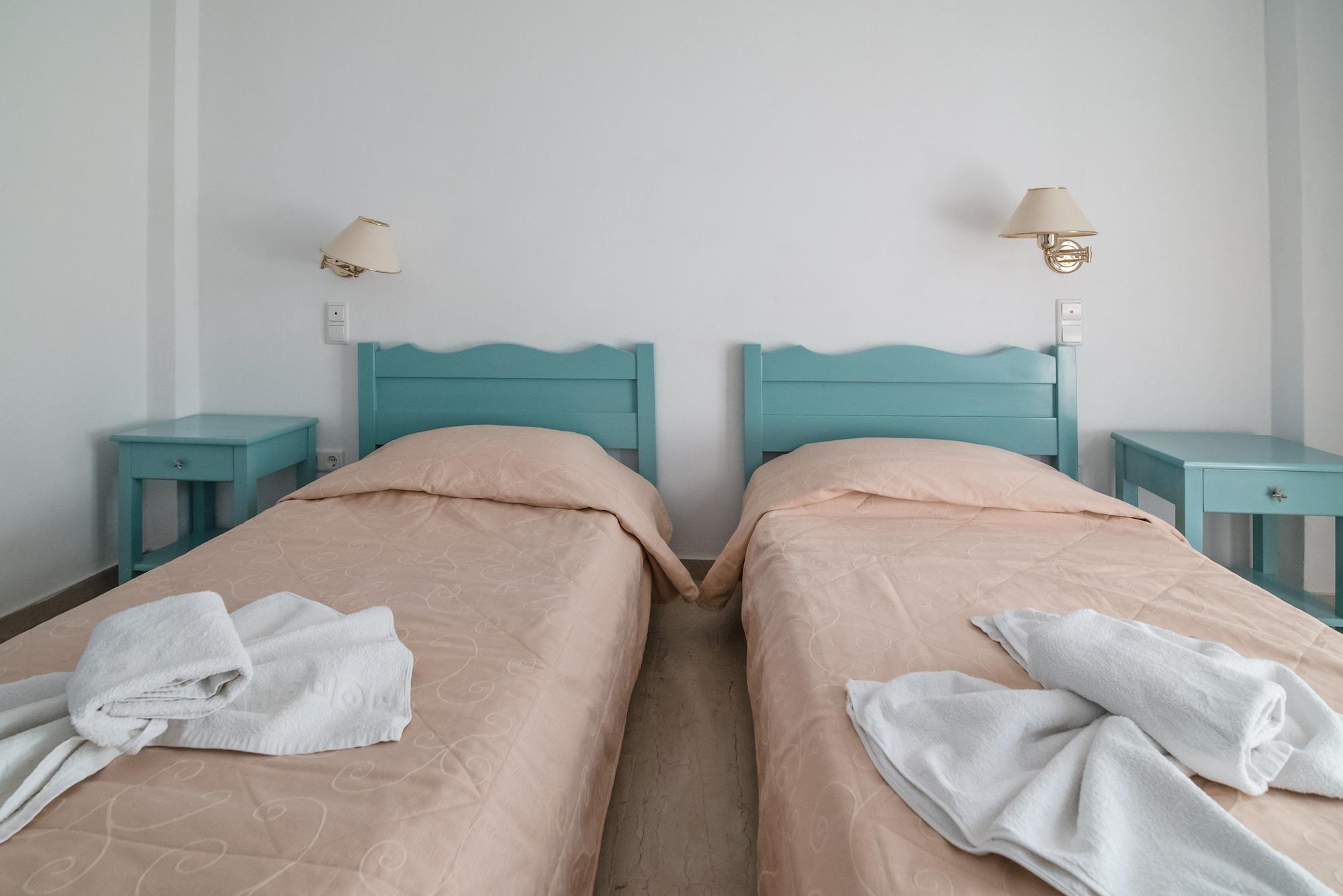 Kymata Hotel Kamári Екстериор снимка