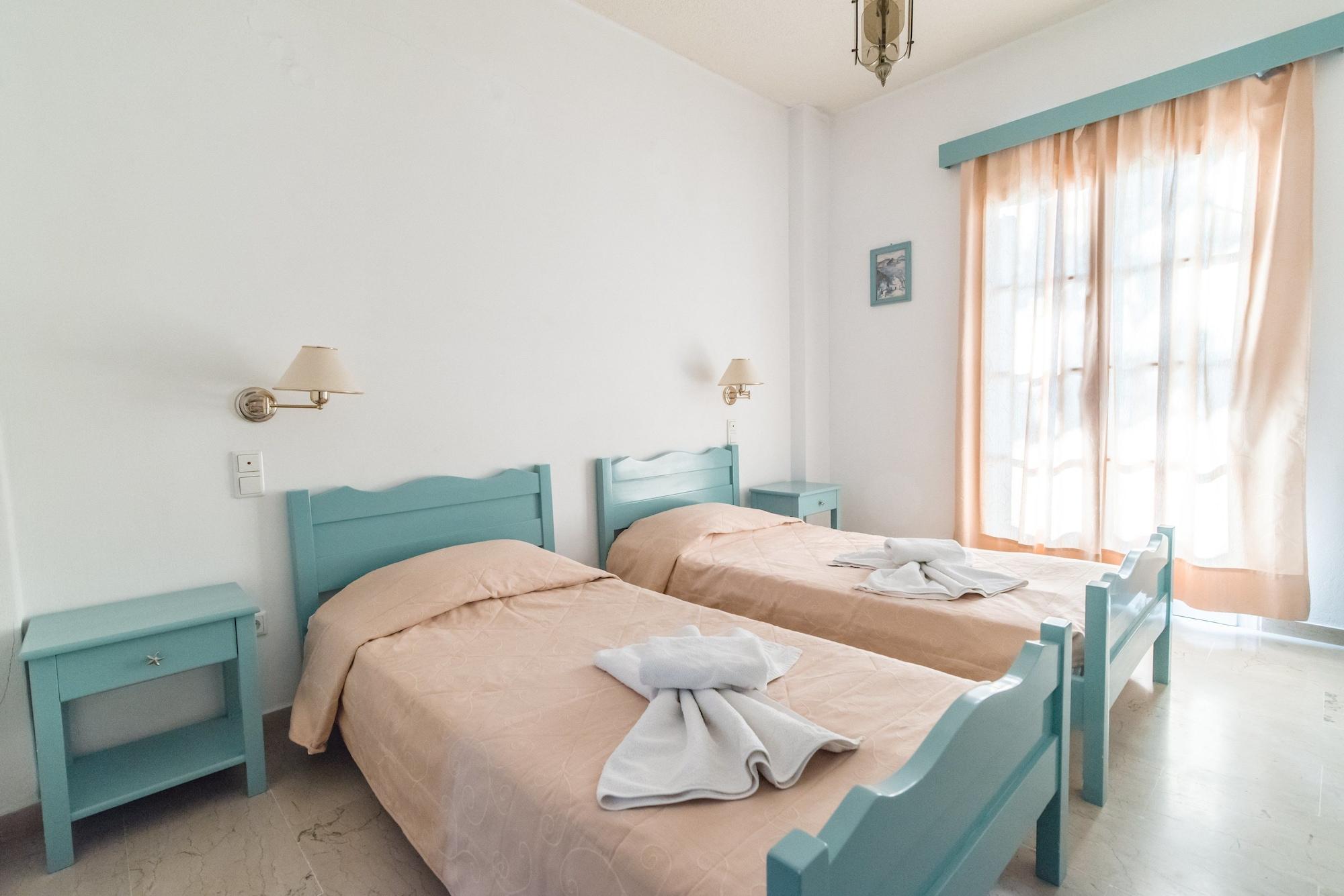 Kymata Hotel Kamári Екстериор снимка