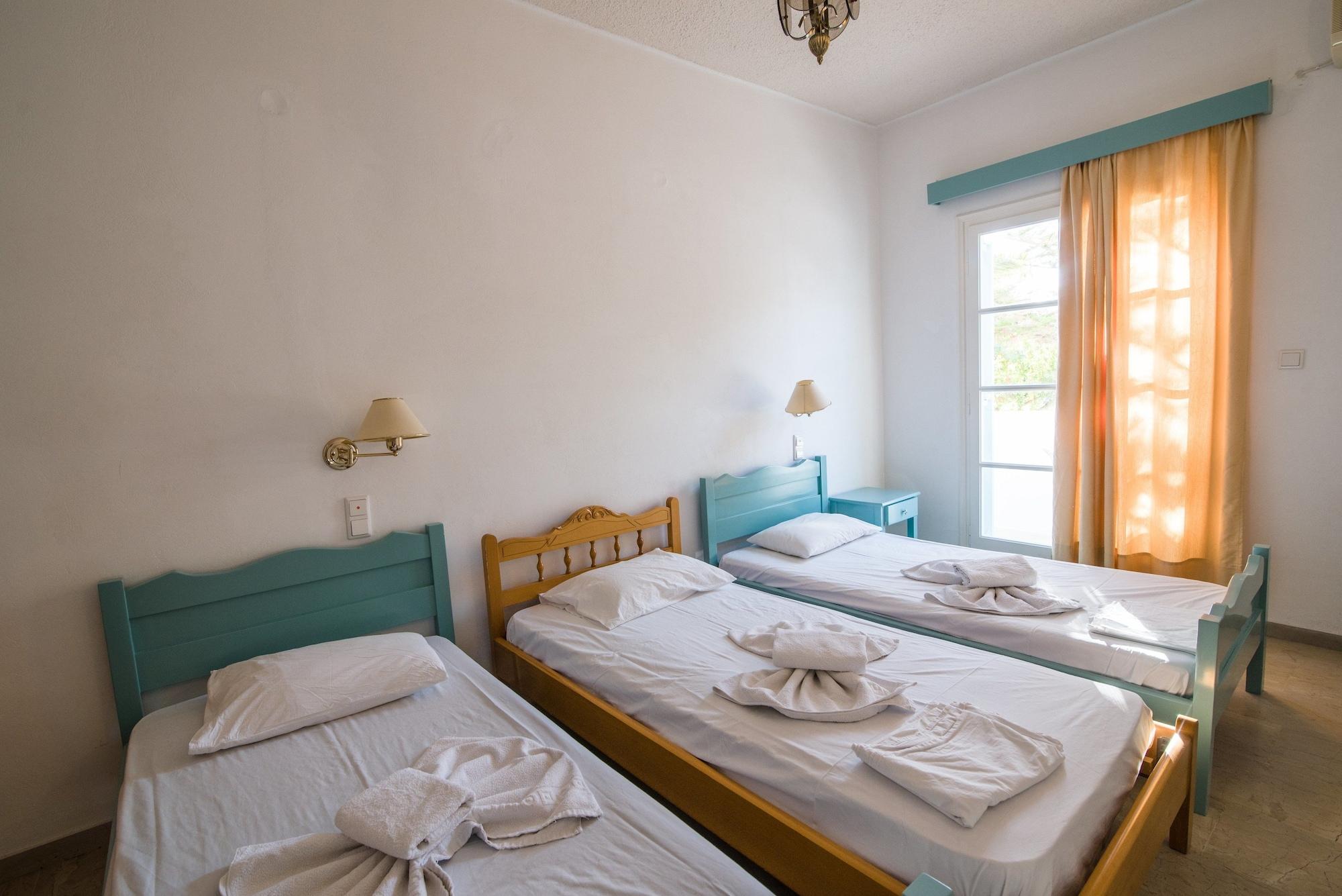 Kymata Hotel Kamári Екстериор снимка