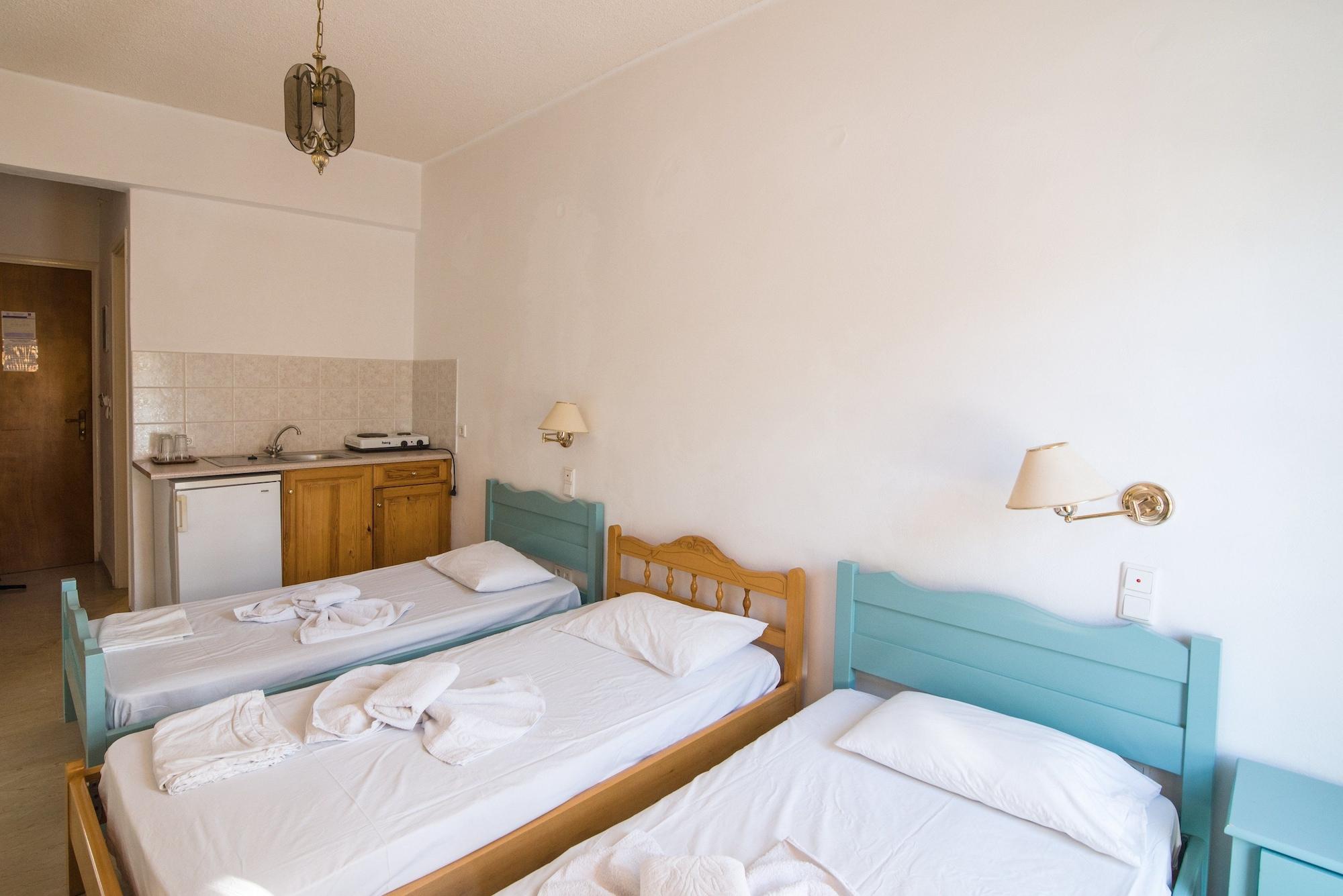 Kymata Hotel Kamári Екстериор снимка