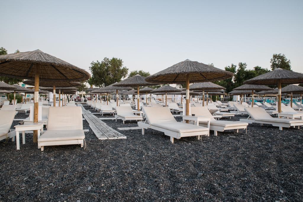Kymata Hotel Kamári Екстериор снимка