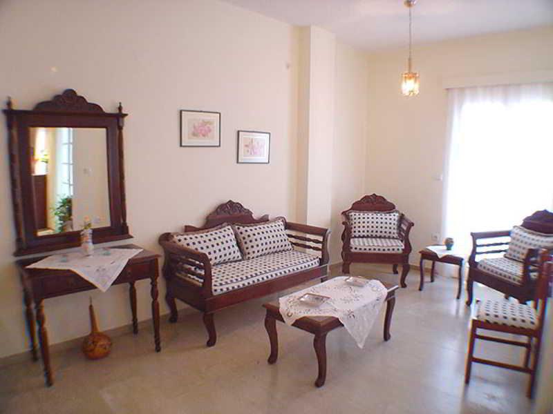 Kymata Hotel Kamári Екстериор снимка
