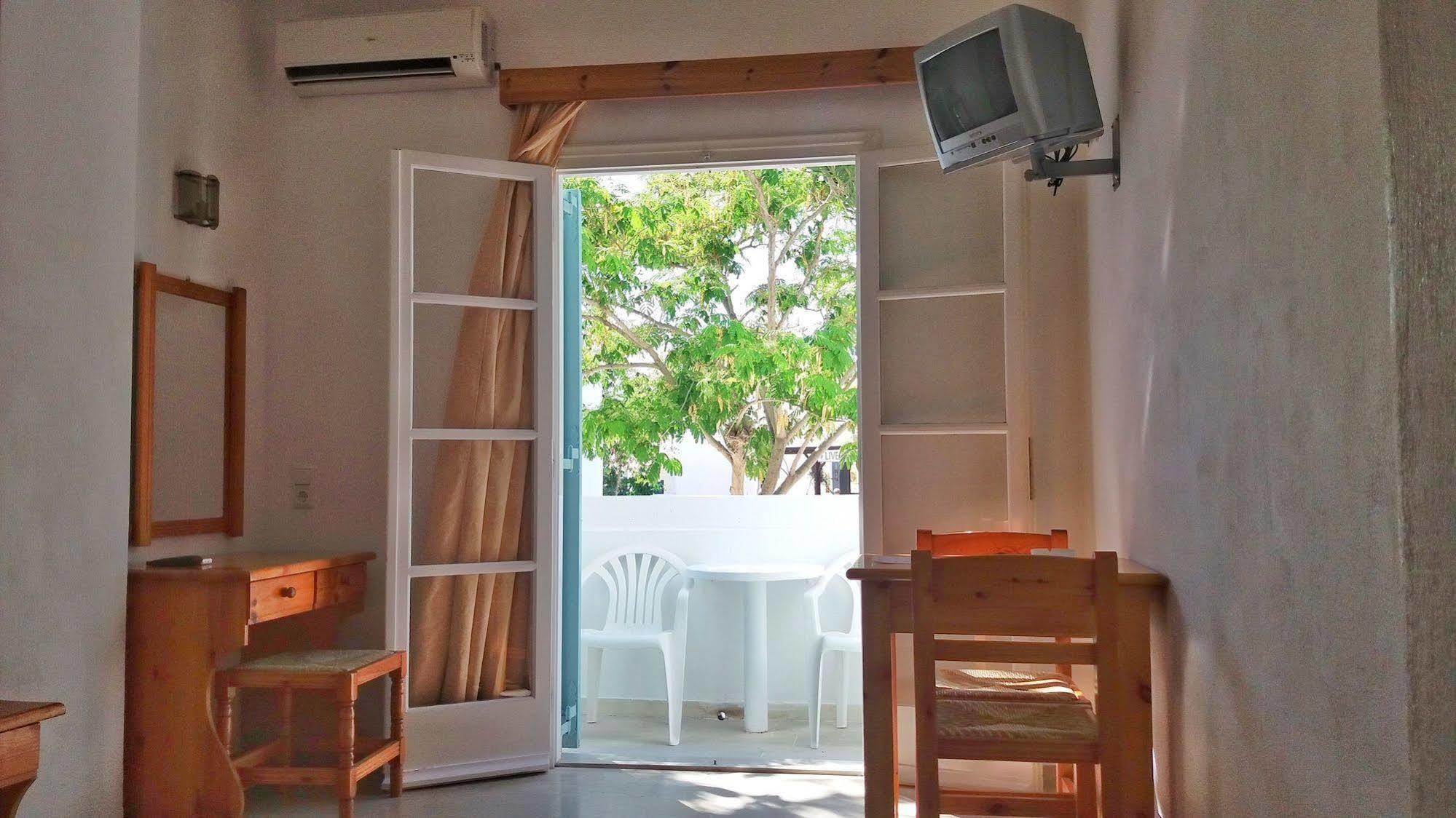Kymata Hotel Kamári Екстериор снимка